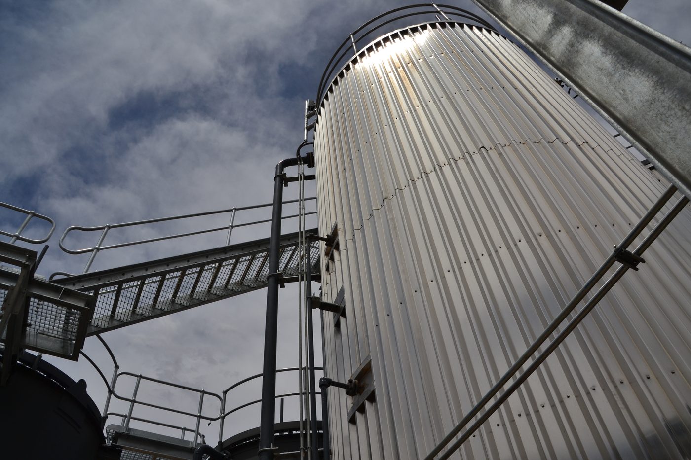 Process plant storage tanks